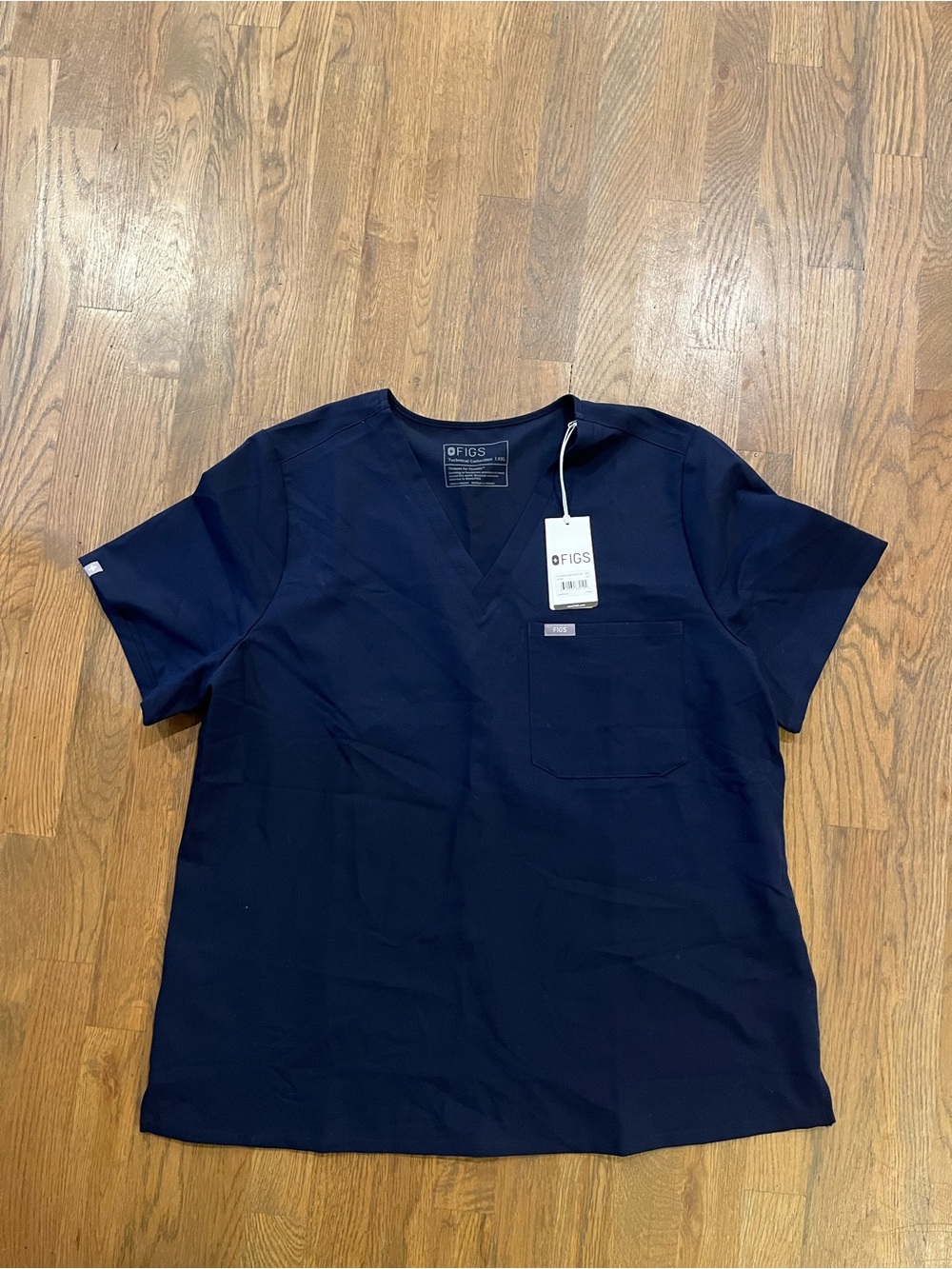 FIGS NWT 2XL Navy V-Neck Scrub Top with Chest One Pocket Catarina